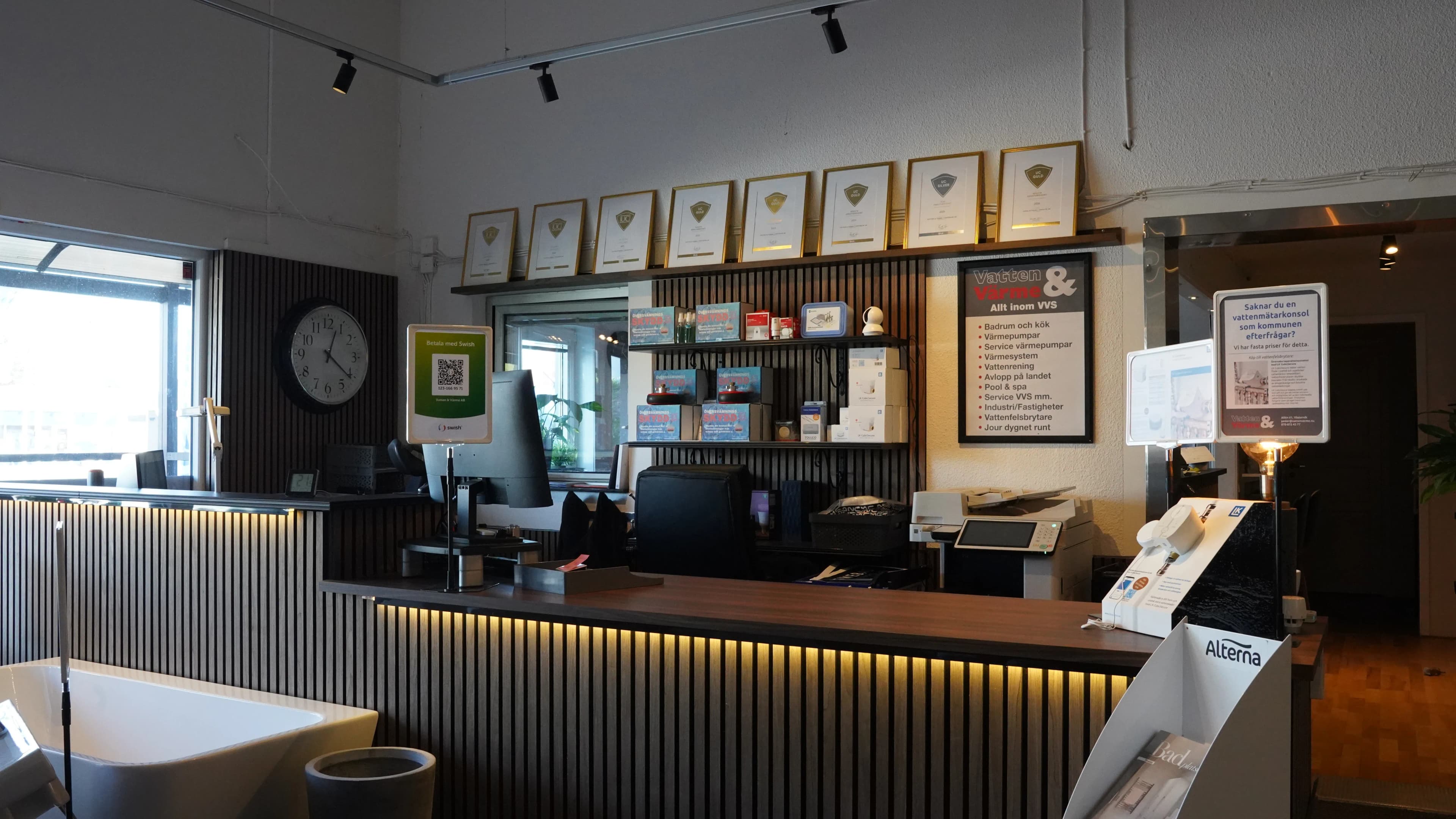 Receptionen hos Vatten & Värme i Västervik där du når oss för VVS-hjälp.
